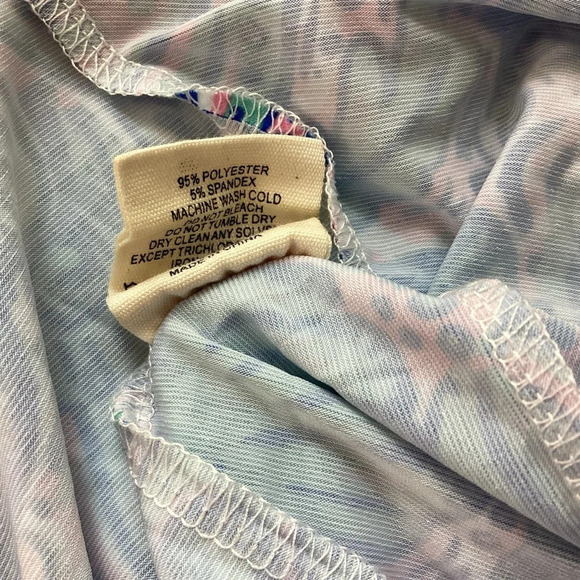 Simply Southern Seashells Top Size Medium - Picture 6 of 7